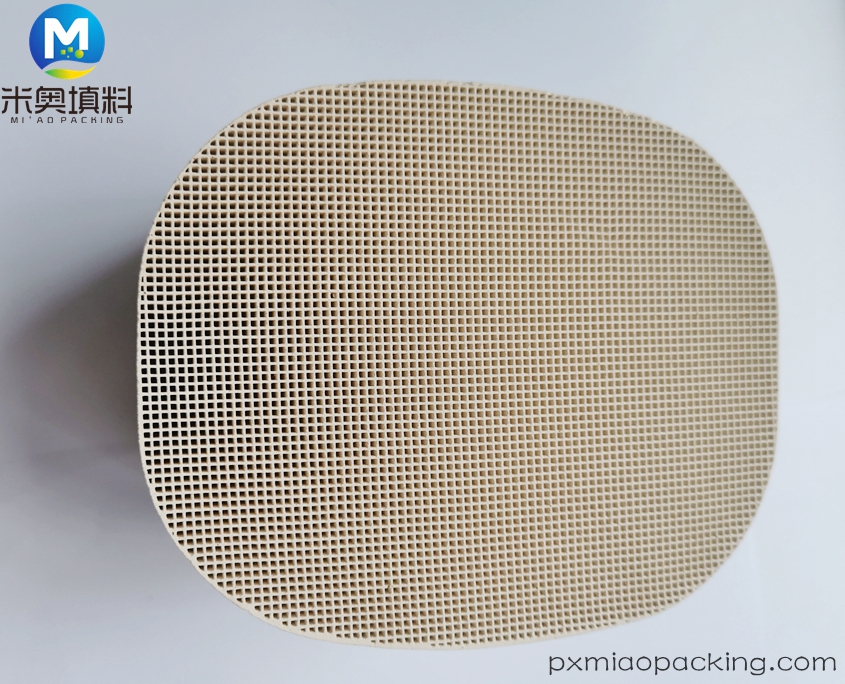 Honeycomb ceramic catalyst substrate (4)